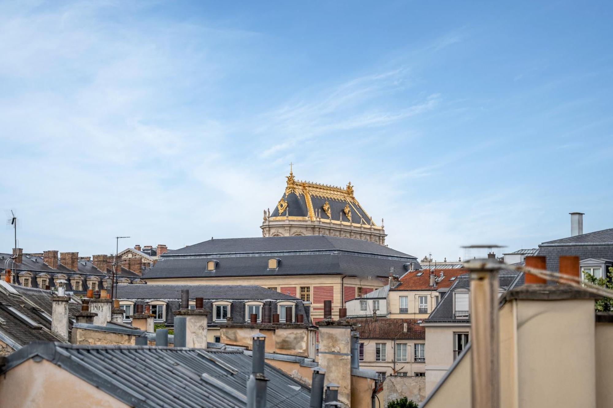 Le Versailles Soleil Classe 3 Etoiles Charme & Vue Chapelle Royale Eksteriør billede