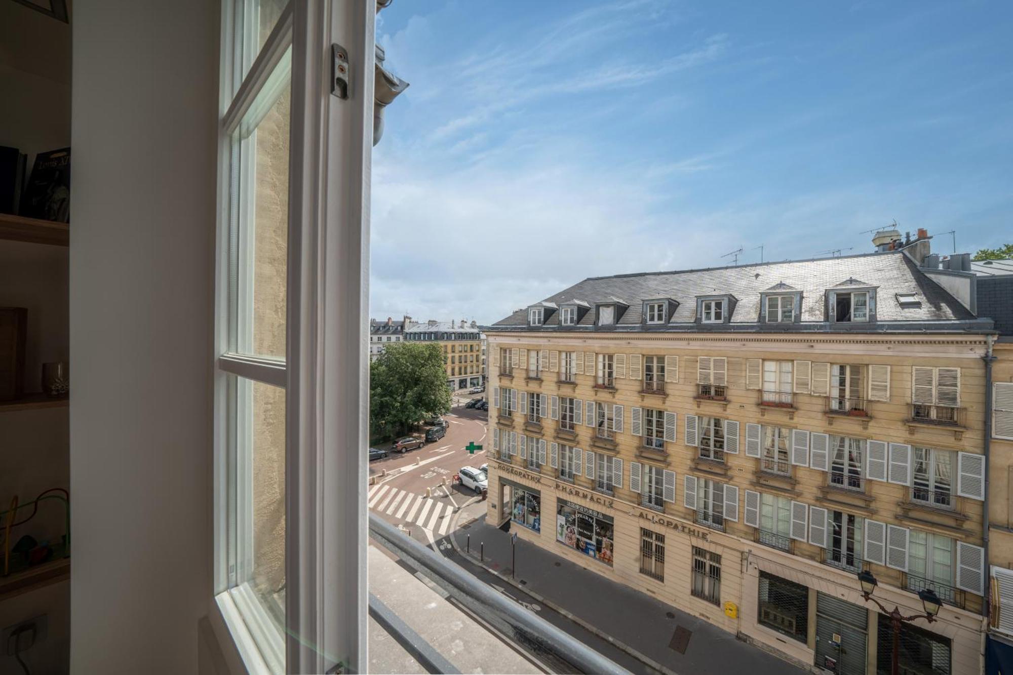 Le Versailles Soleil Classe 3 Etoiles Charme & Vue Chapelle Royale Eksteriør billede