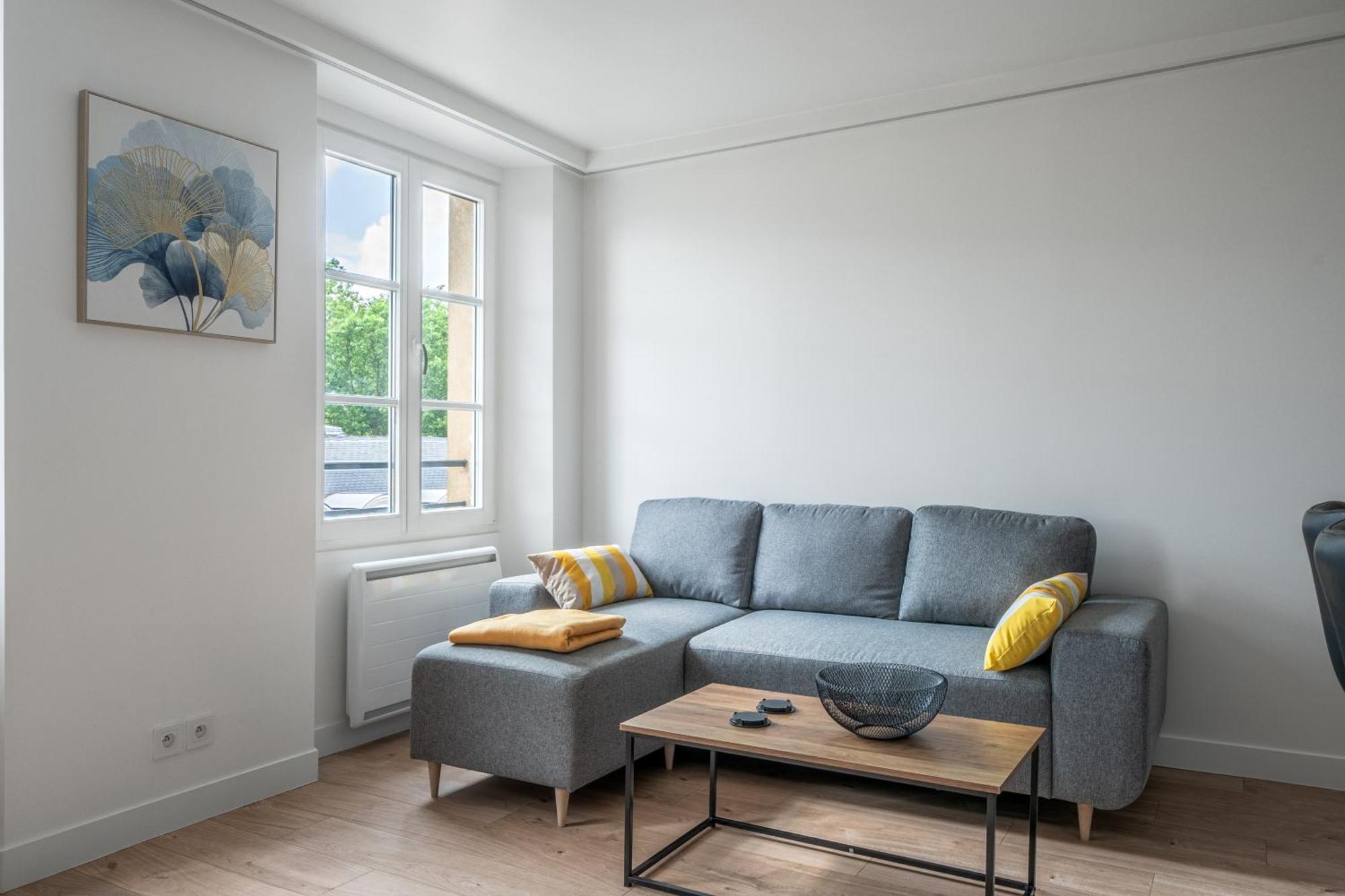 Le Versailles Soleil Classe 3 Etoiles Charme & Vue Chapelle Royale Eksteriør billede